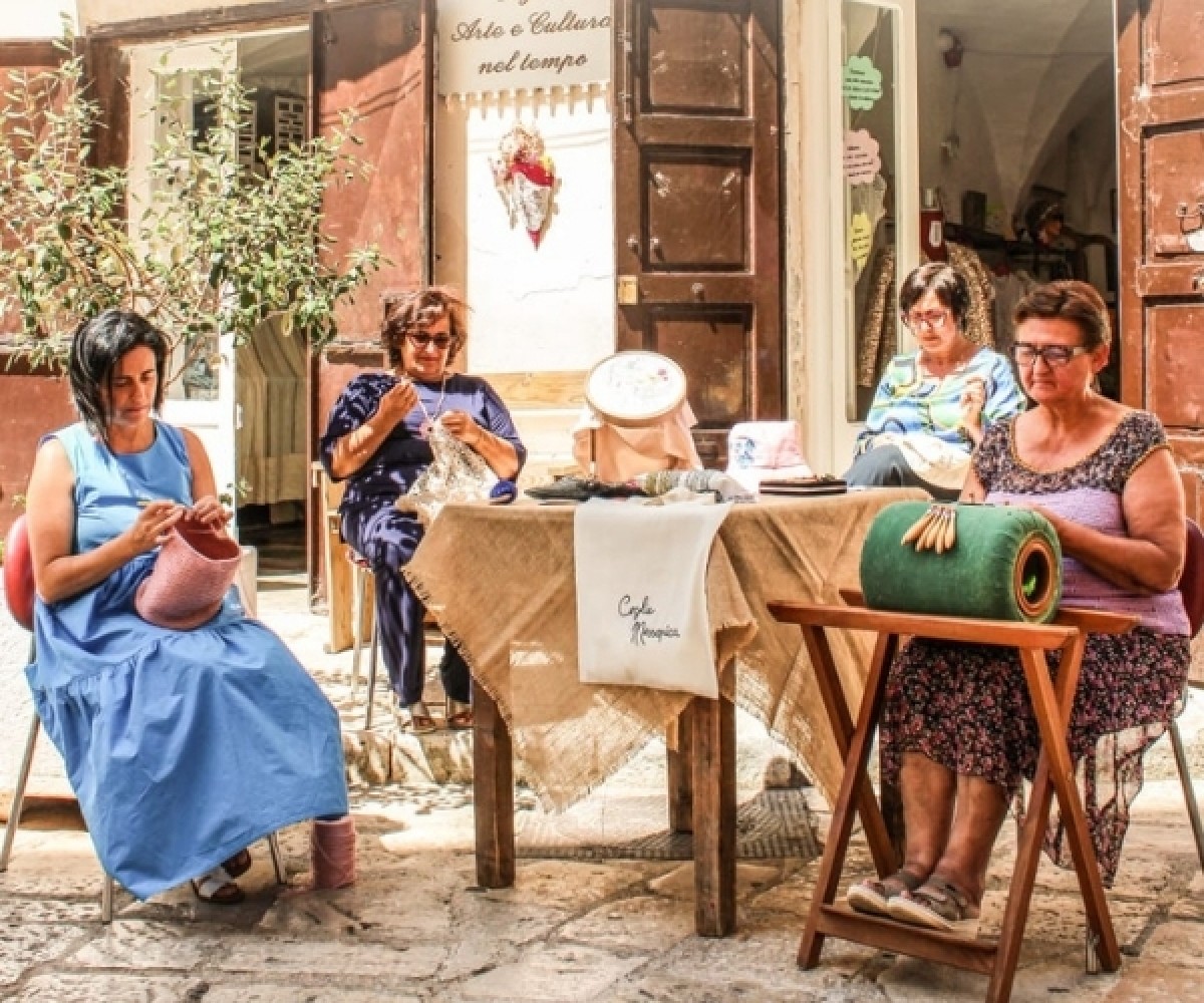 ASSOCIAZIONE ARTE E CULTURA NEL TEMPO - MESTIERI DA TRAMANDARE